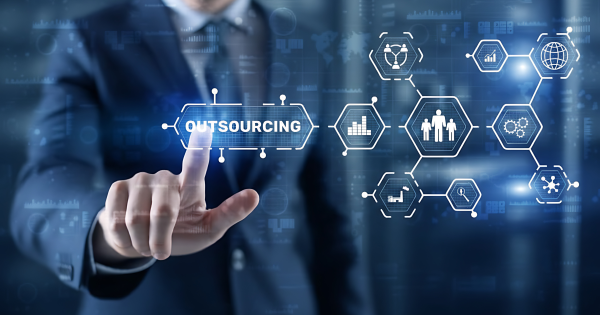 Nearshore vs Offshore IT Outsourcing: A Decision Framework for CTOs and IT Leaders